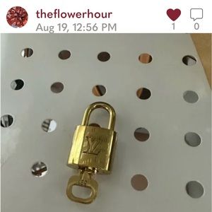 Authentic Louis Vuitton Lock & Key. BrassLock#304.Includes30” UnbrandedChain!EUC